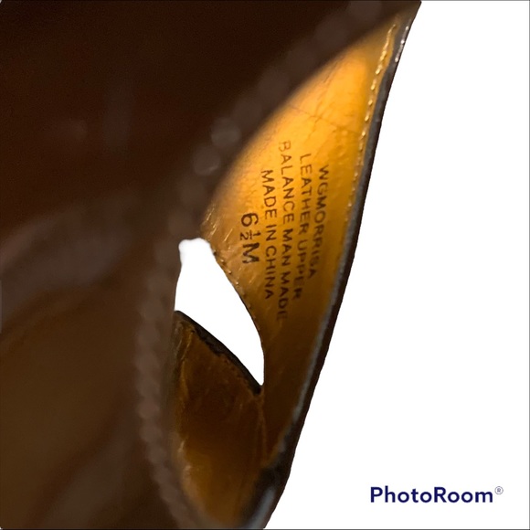 Guess Patent Leather Brown Cork Heel Sandles - Picture 7 of 7